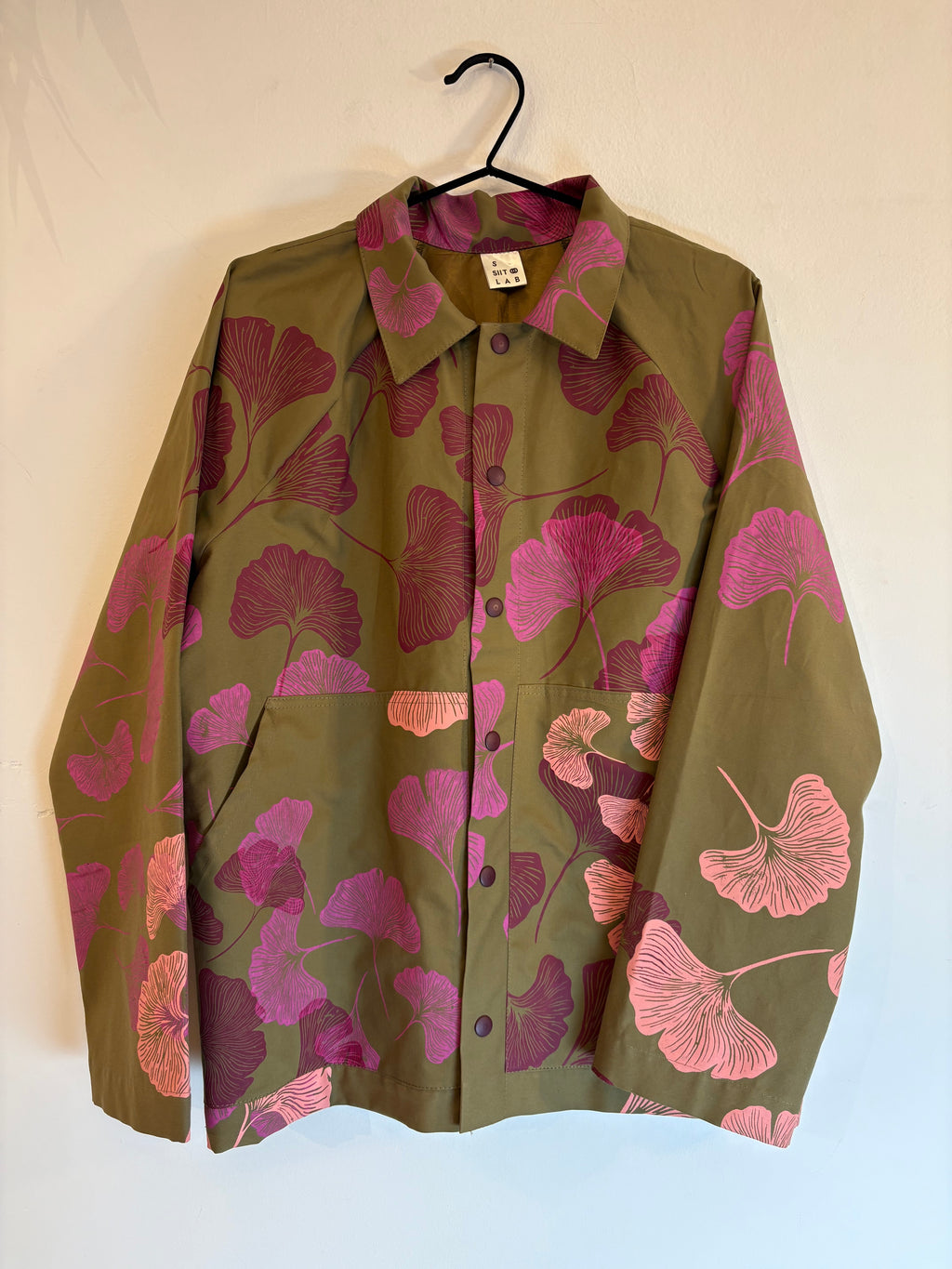 SITOLAB OLIVE BOX JACKET WITH FUXIA GINKO
