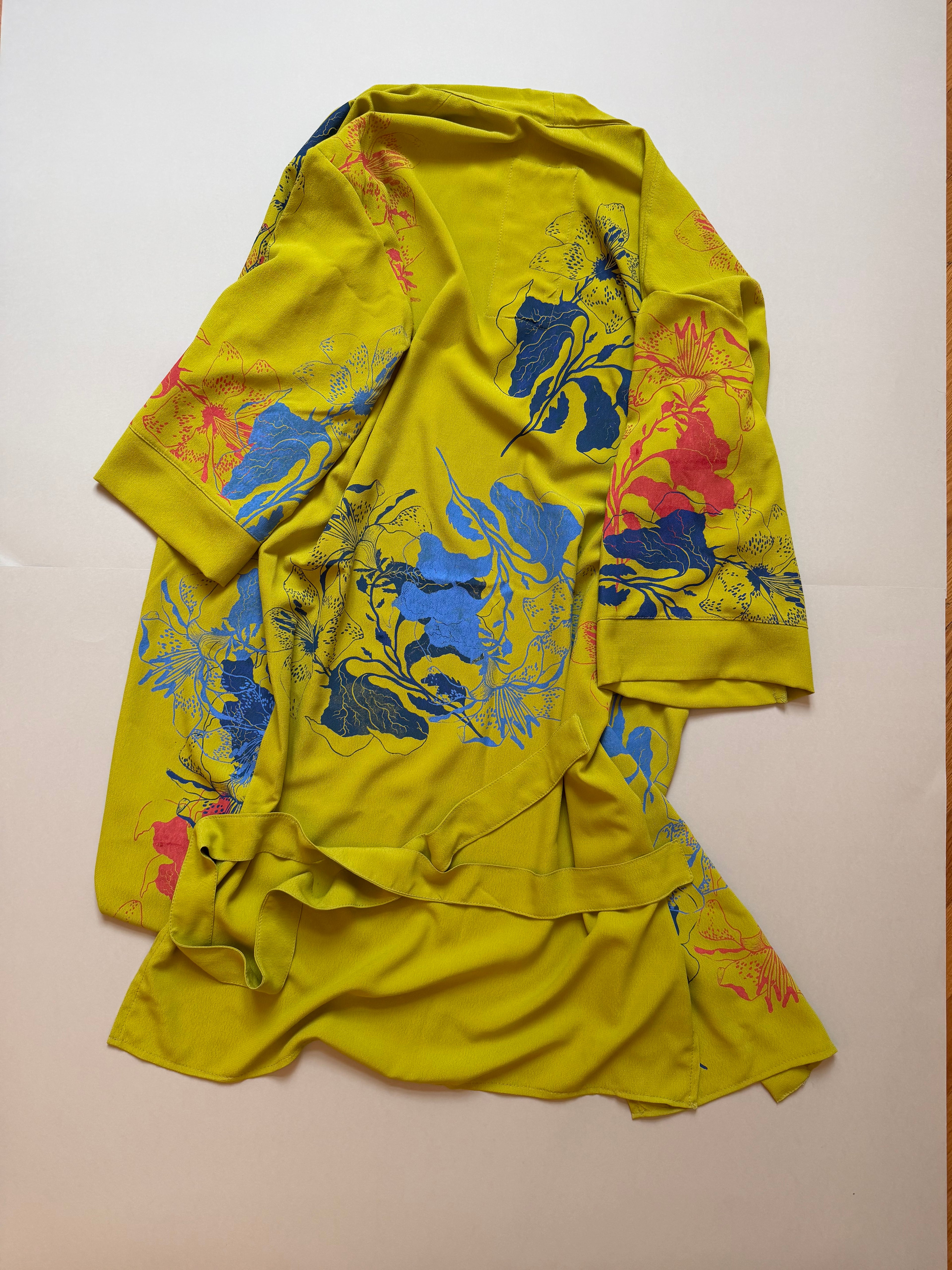 SITOLAB KIWI KIMONO WITH FLORAL PRINT