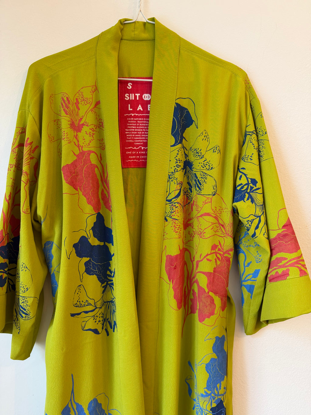 SITOLAB KIWI KIMONO WITH FLORAL PRINT