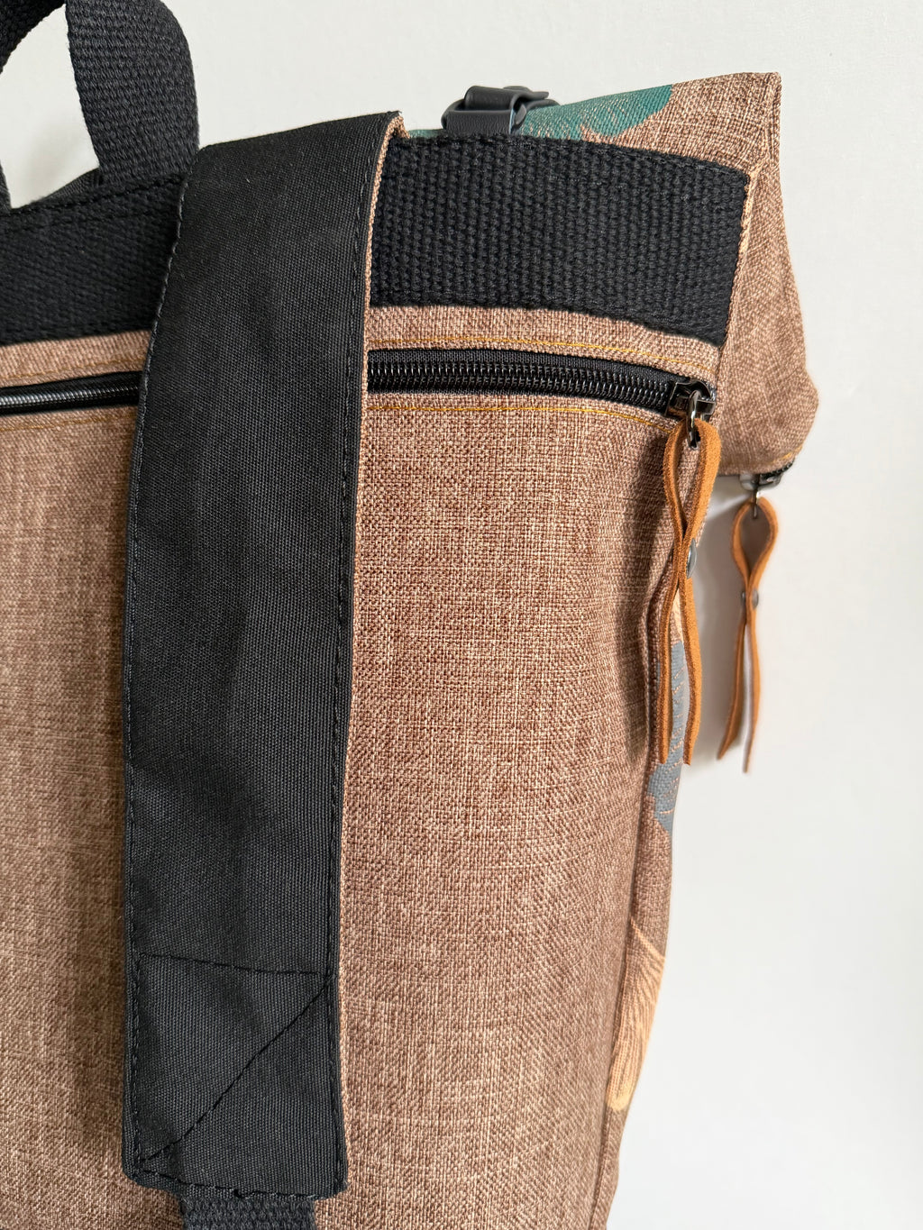 SITOLAB BEIGE BLACK&GREEN GINKO BACKPACK