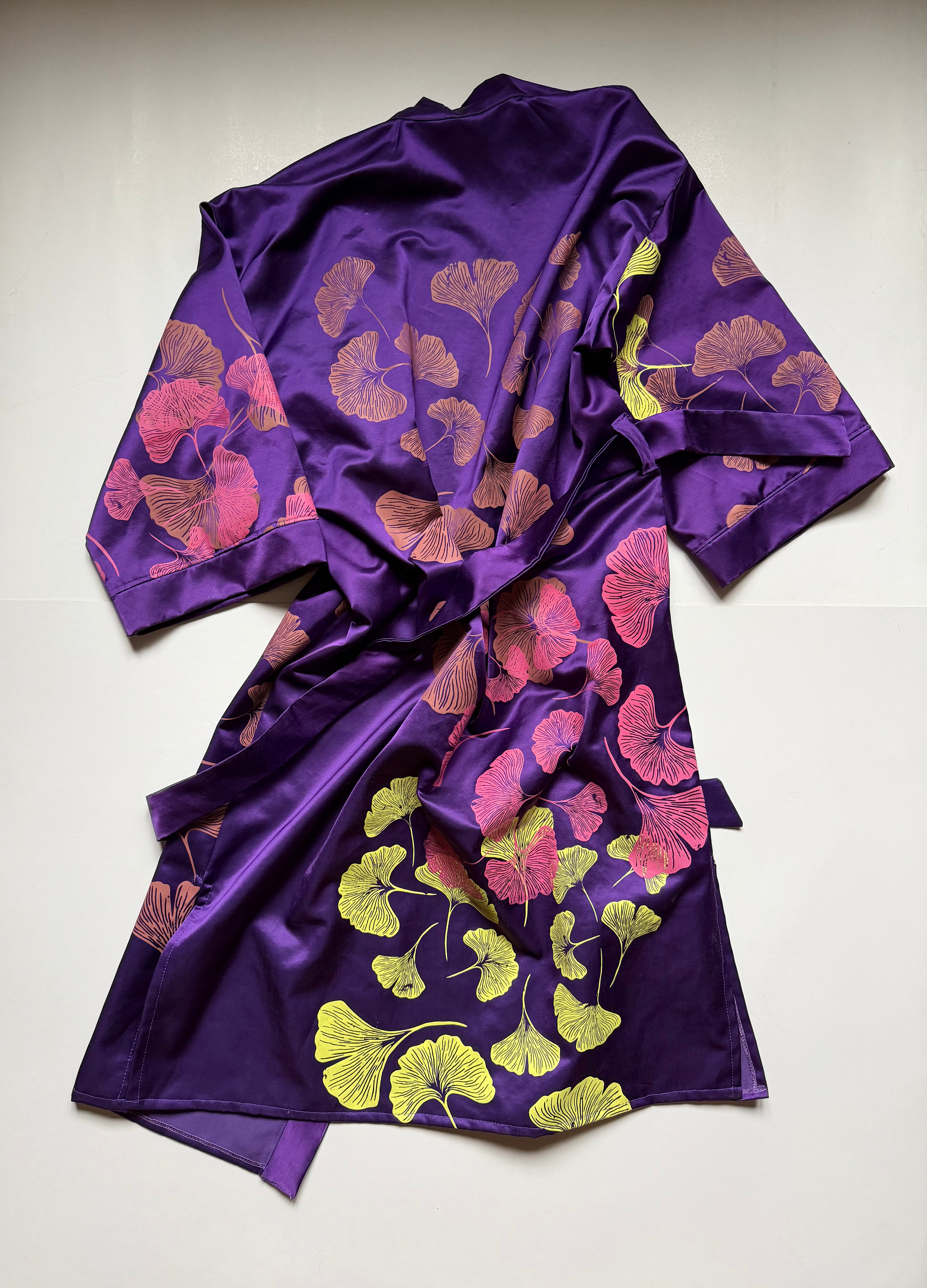 SITOLAB VIOLET SATIN CAPE GINKO PRINT