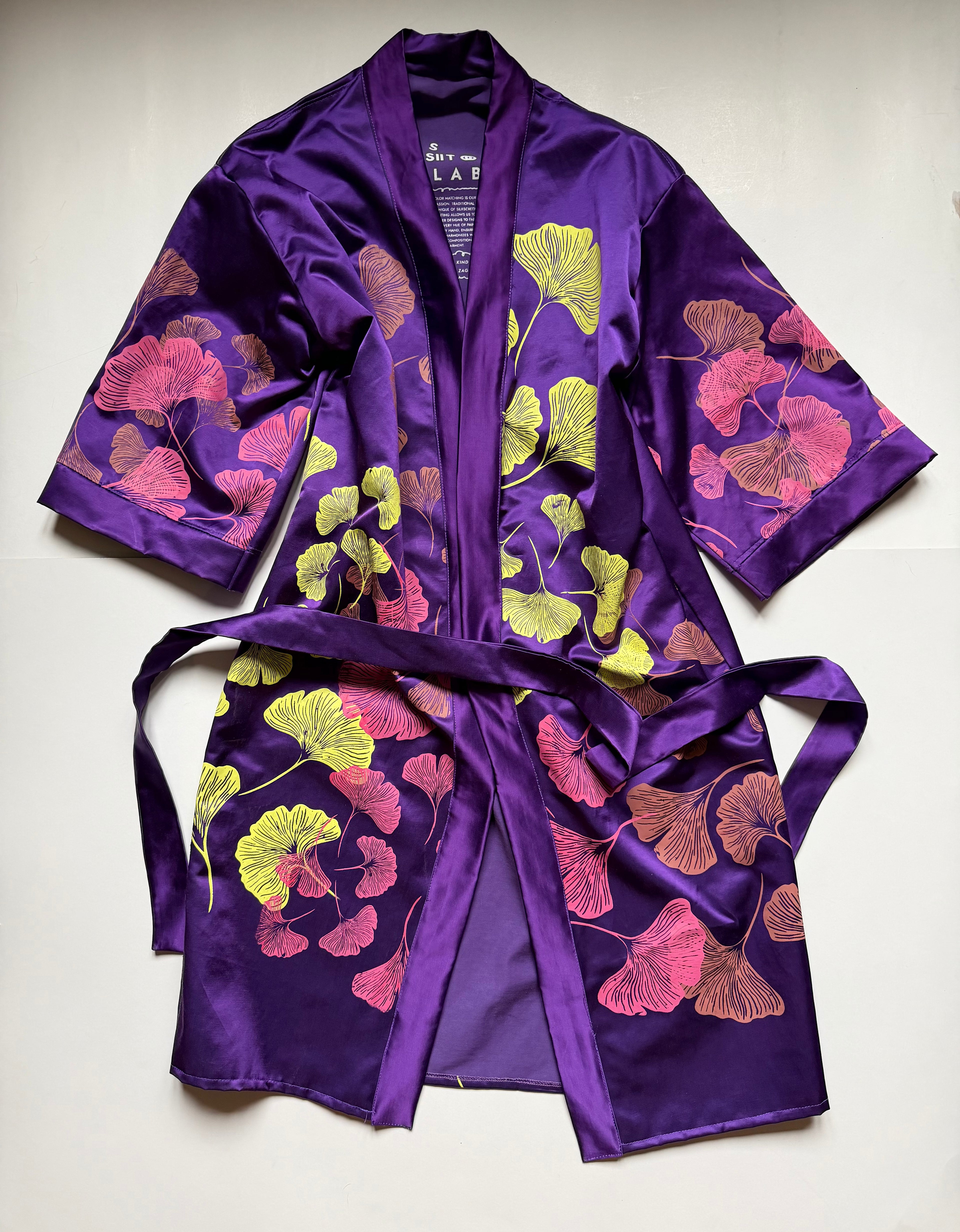 SITOLAB VIOLET SATIN CAPE GINKO PRINT