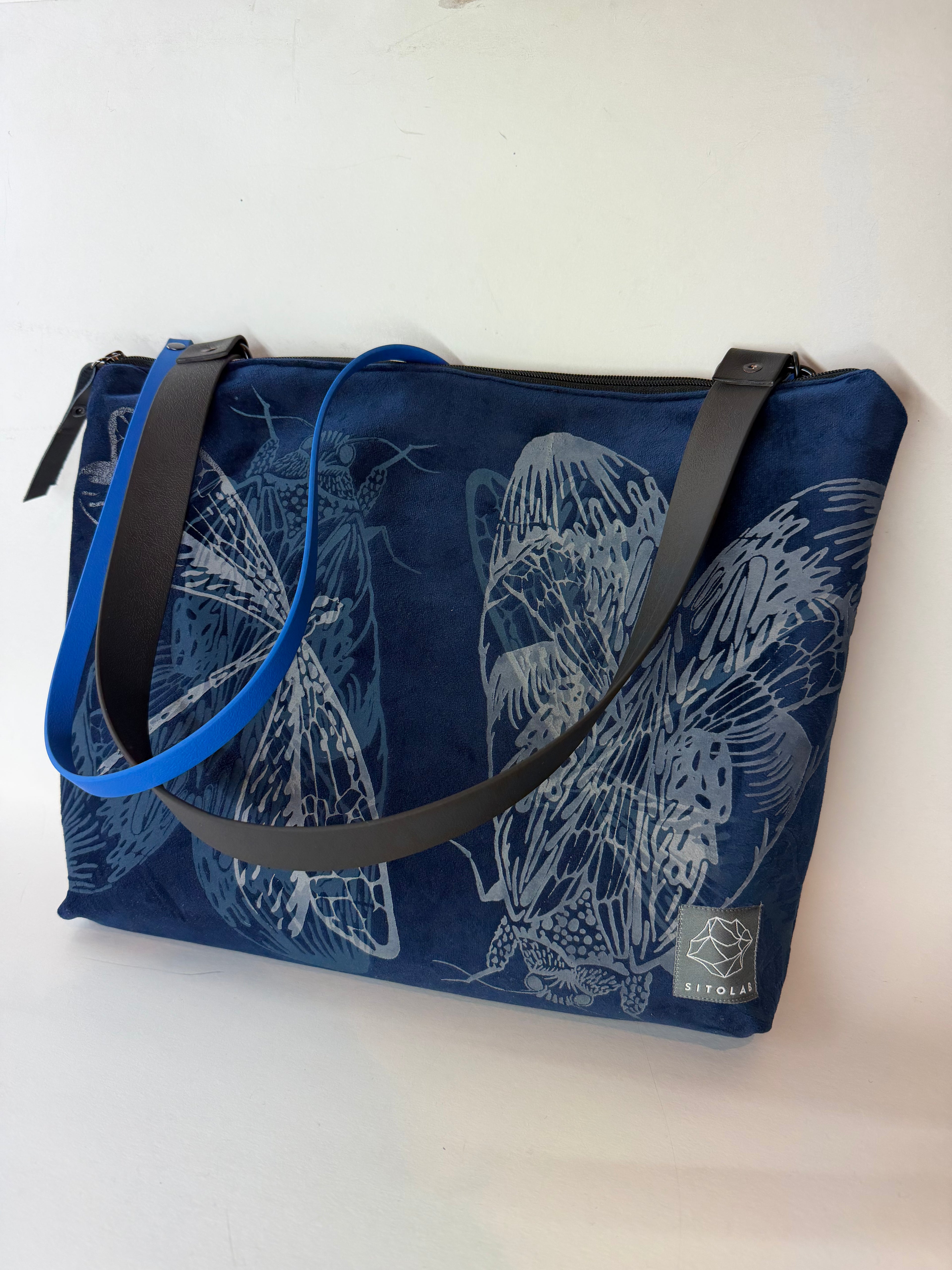 SITOLAB VELVET DARK BLUE BAG WITH INSECTS PRINT II