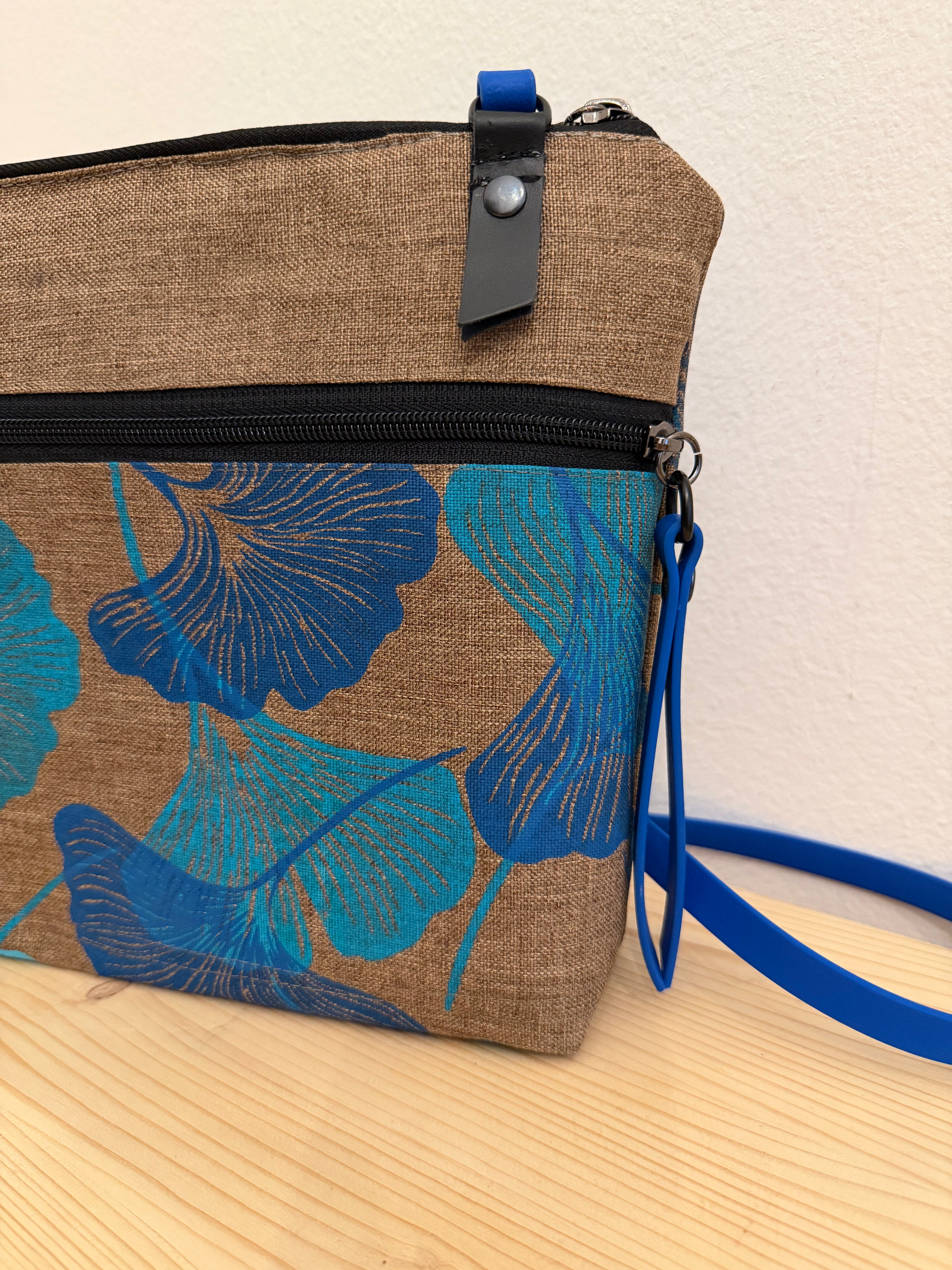 SITOLAB MINI BEIGE BAG WITH BLUE GINKO PRINT