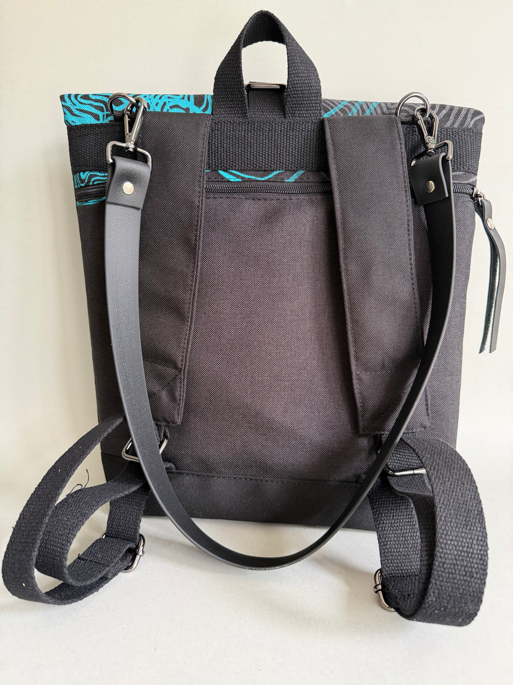 SITOLAB BLACK BACKPACK WITH TURQUISE SWIRL PRINT