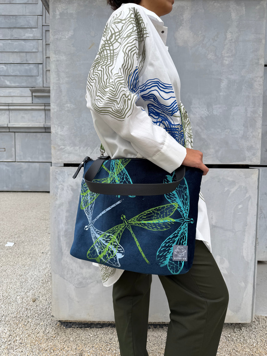 SITOLAB VELVET DARK BLUE BAG WITH INSECTS PRINT III