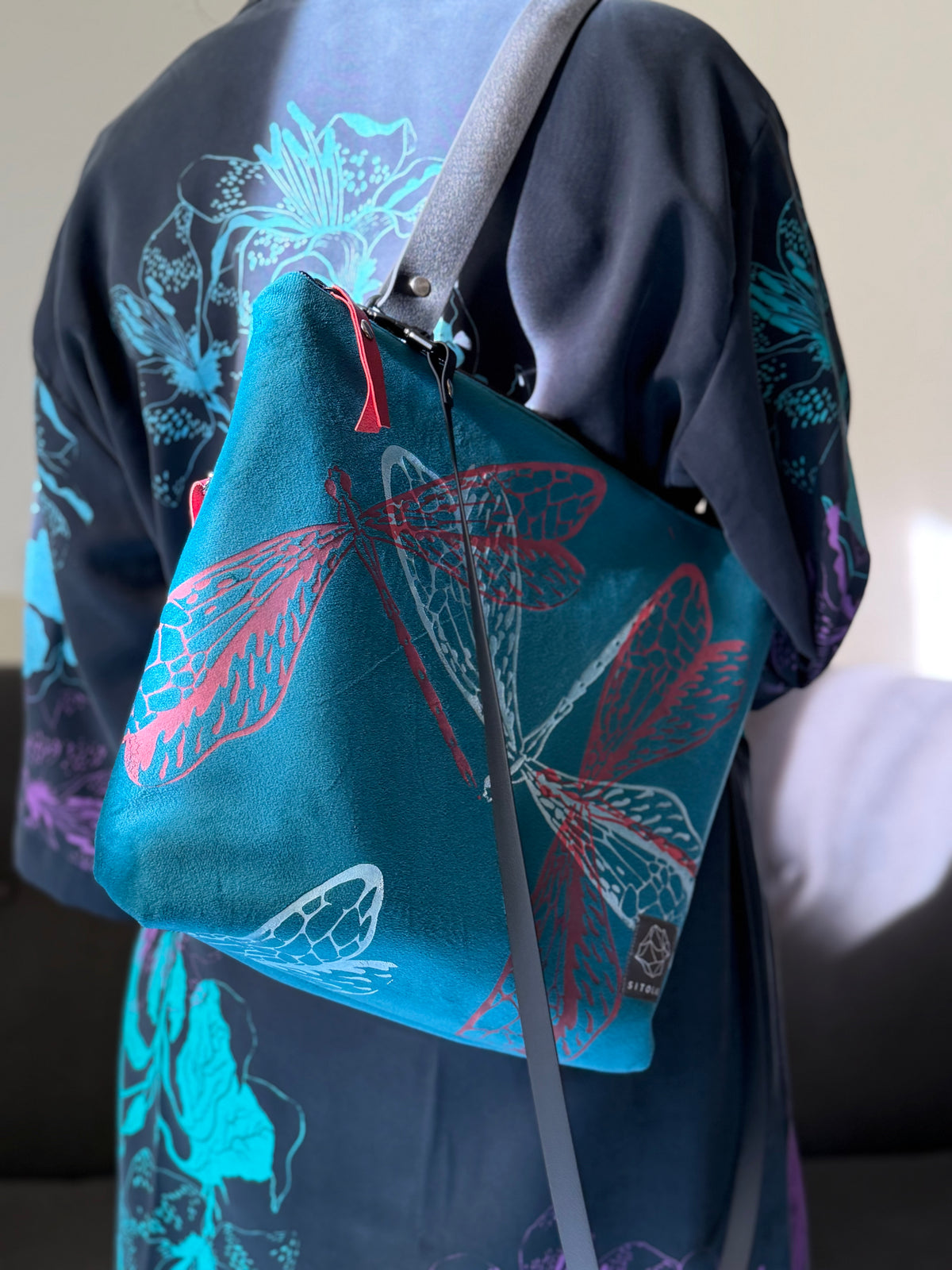 SITOLAB VELVET TURQUOISE DRAGONFLY BAG