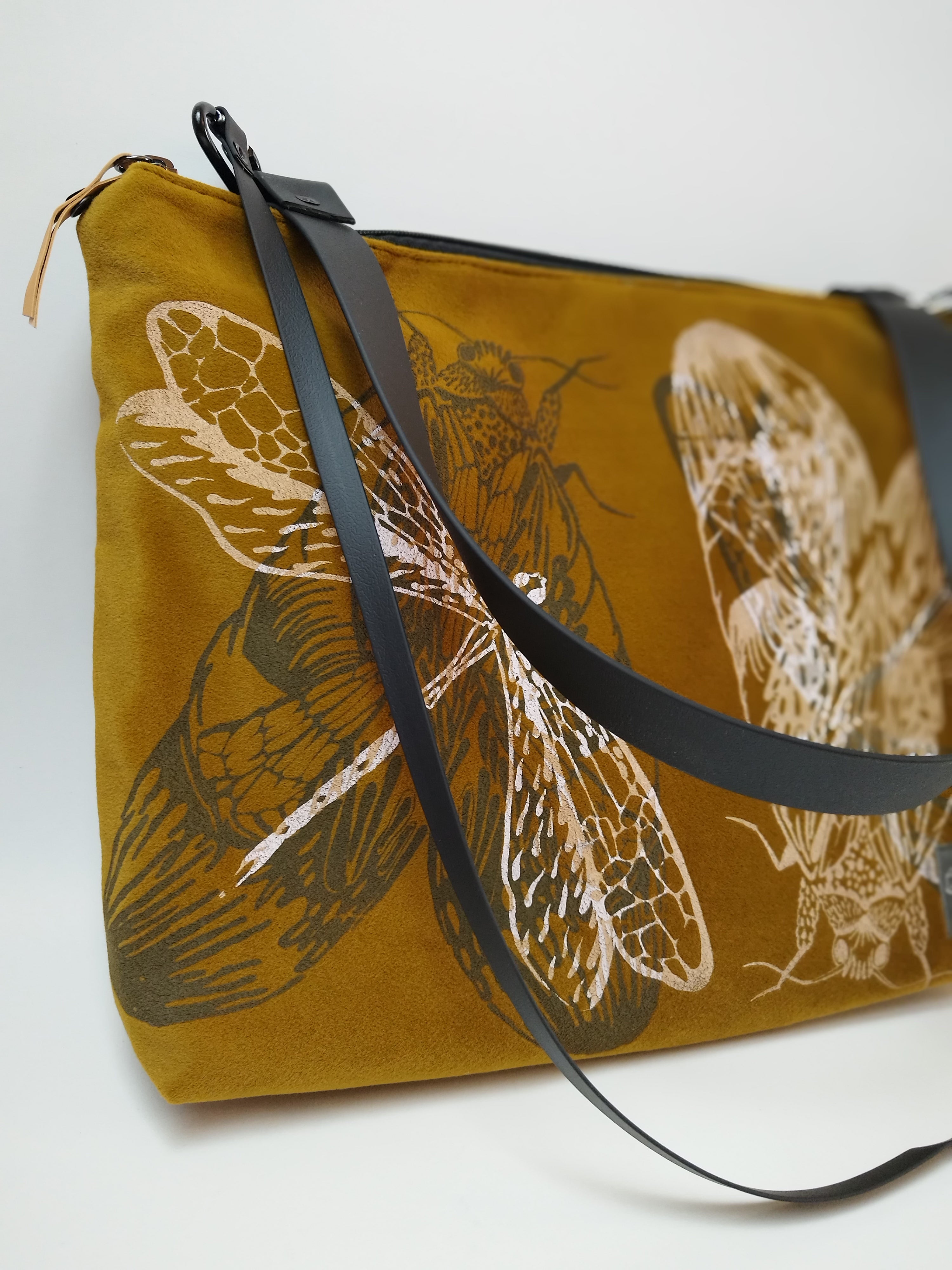 VELVET YELLOW BAG WITH INSECTS