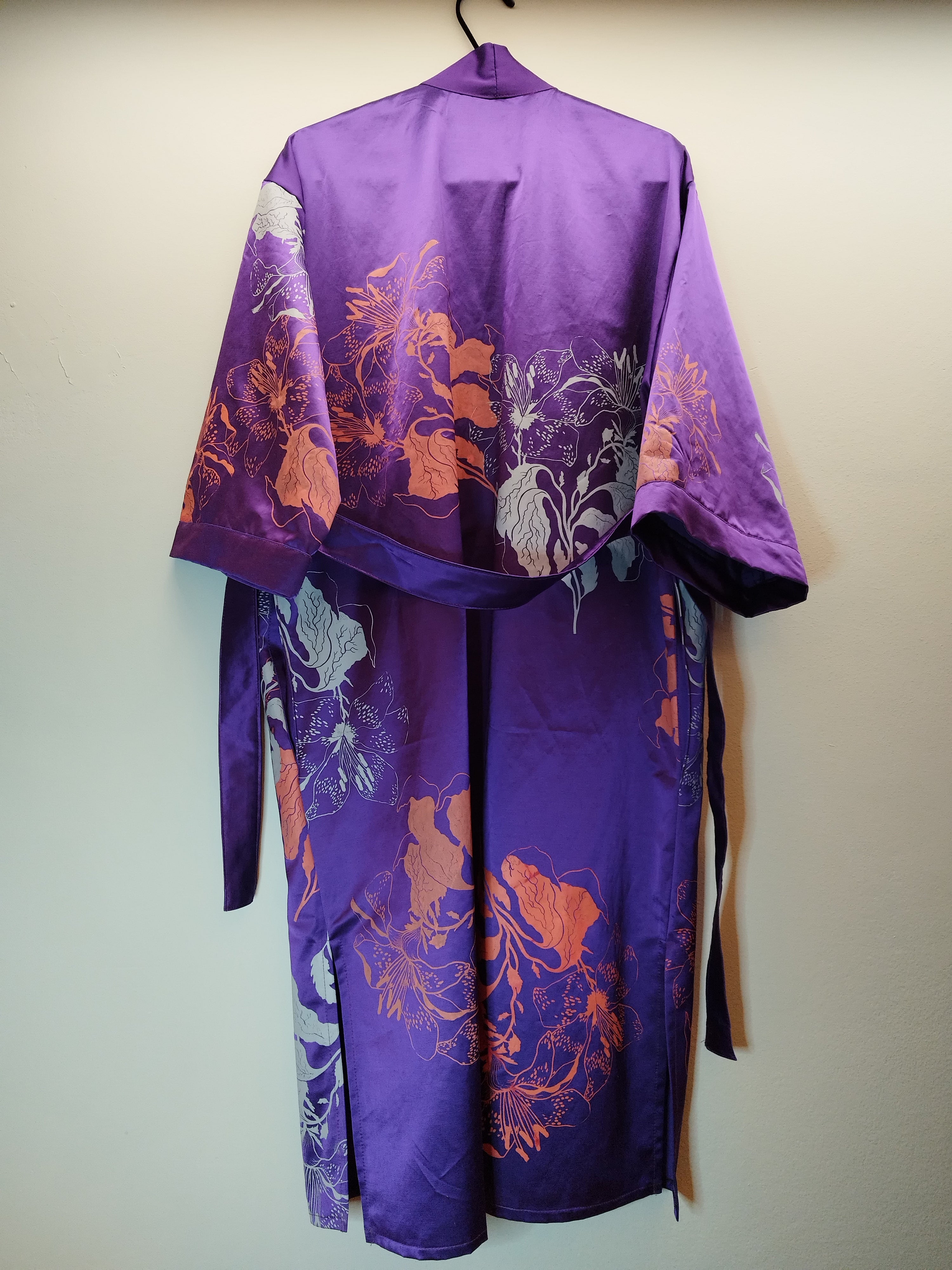 SITOLAB VIOLET SATIN CAPE FLORAL PRINT