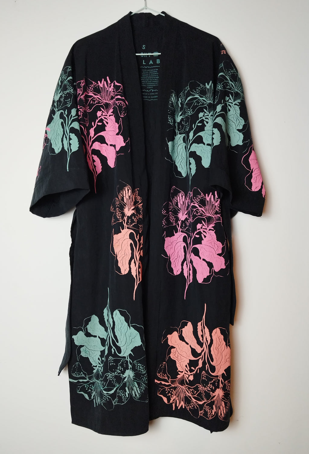 SITOLAB KIMONO CAPE W/ FLORAL PRINT