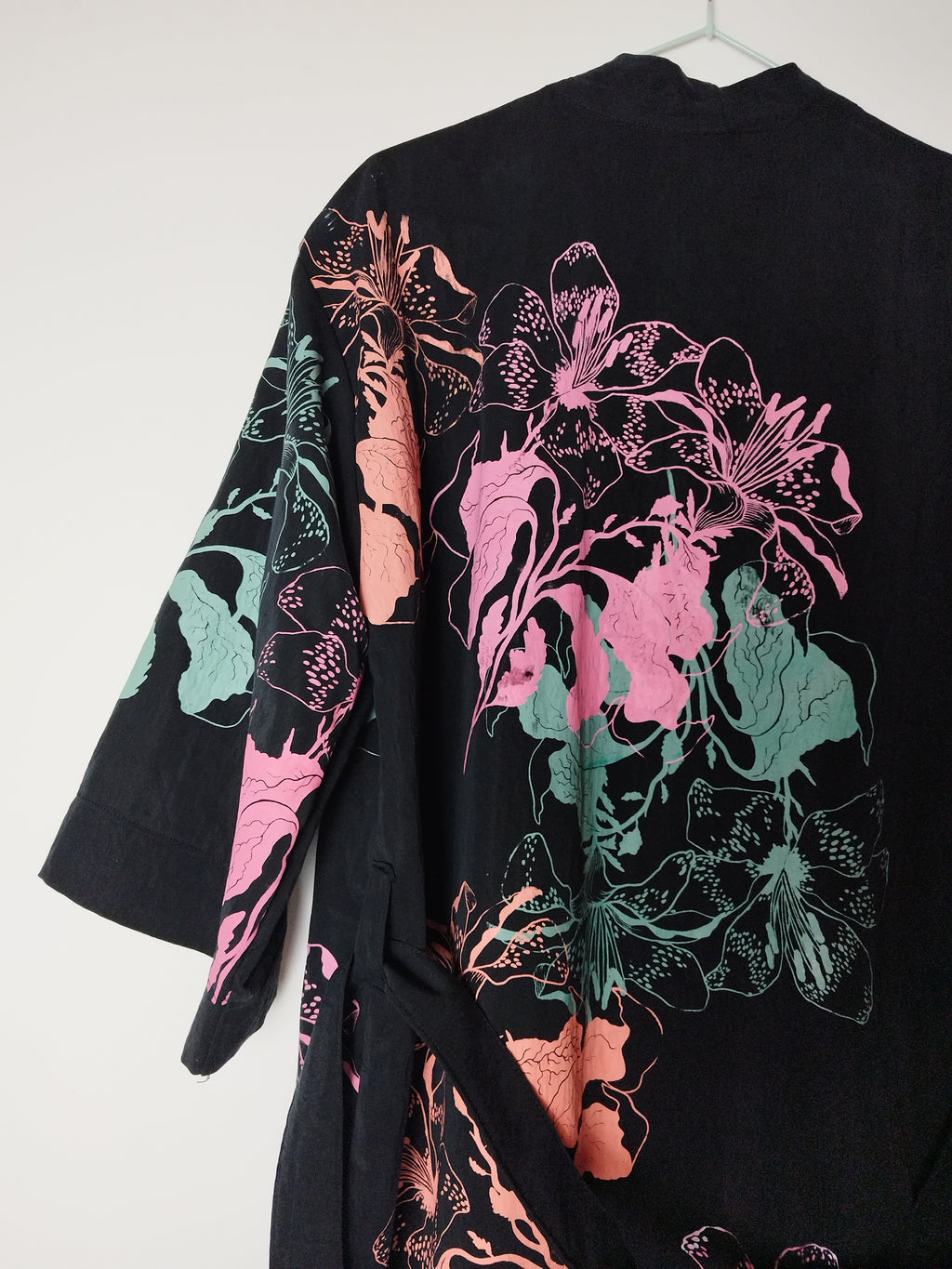 SITOLAB KIMONO CAPE W/ FLORAL PRINT
